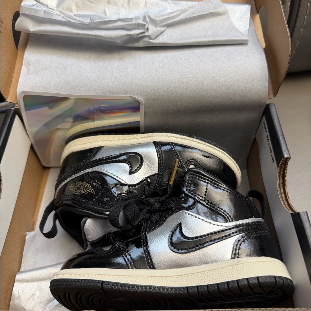 Jordan 1 MID